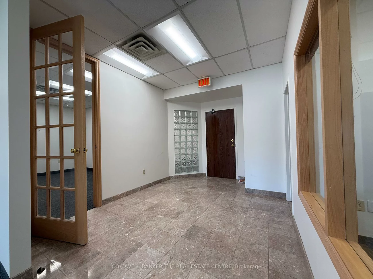 390, Davis, Central Newmarket, Newmarket