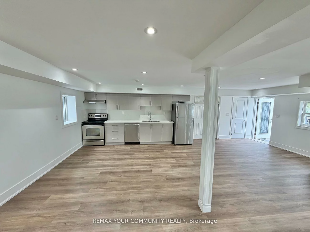 34, Main, Central Newmarket, Newmarket