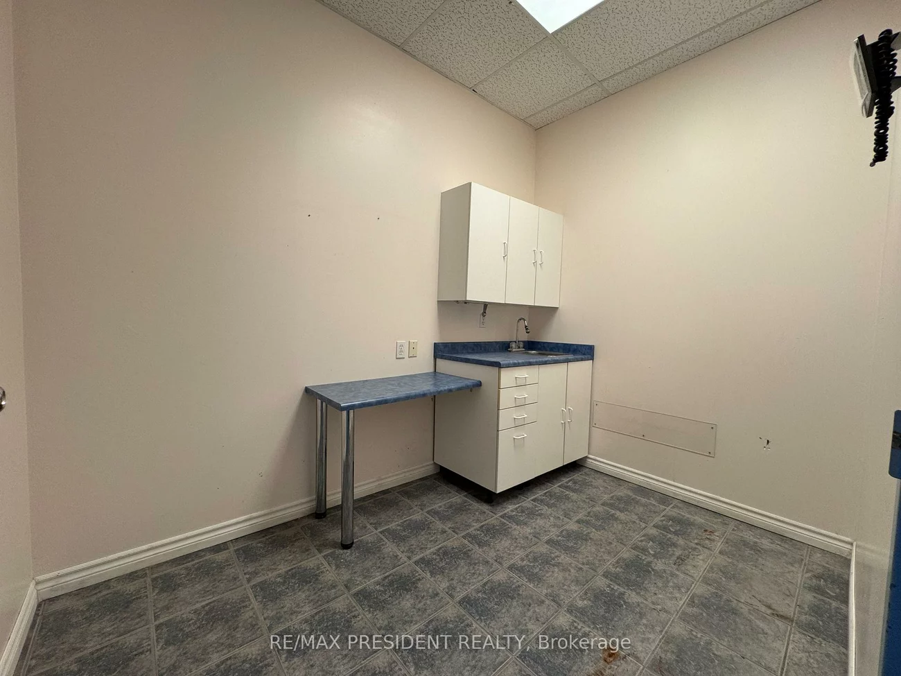 200, Davis, Central Newmarket, Newmarket