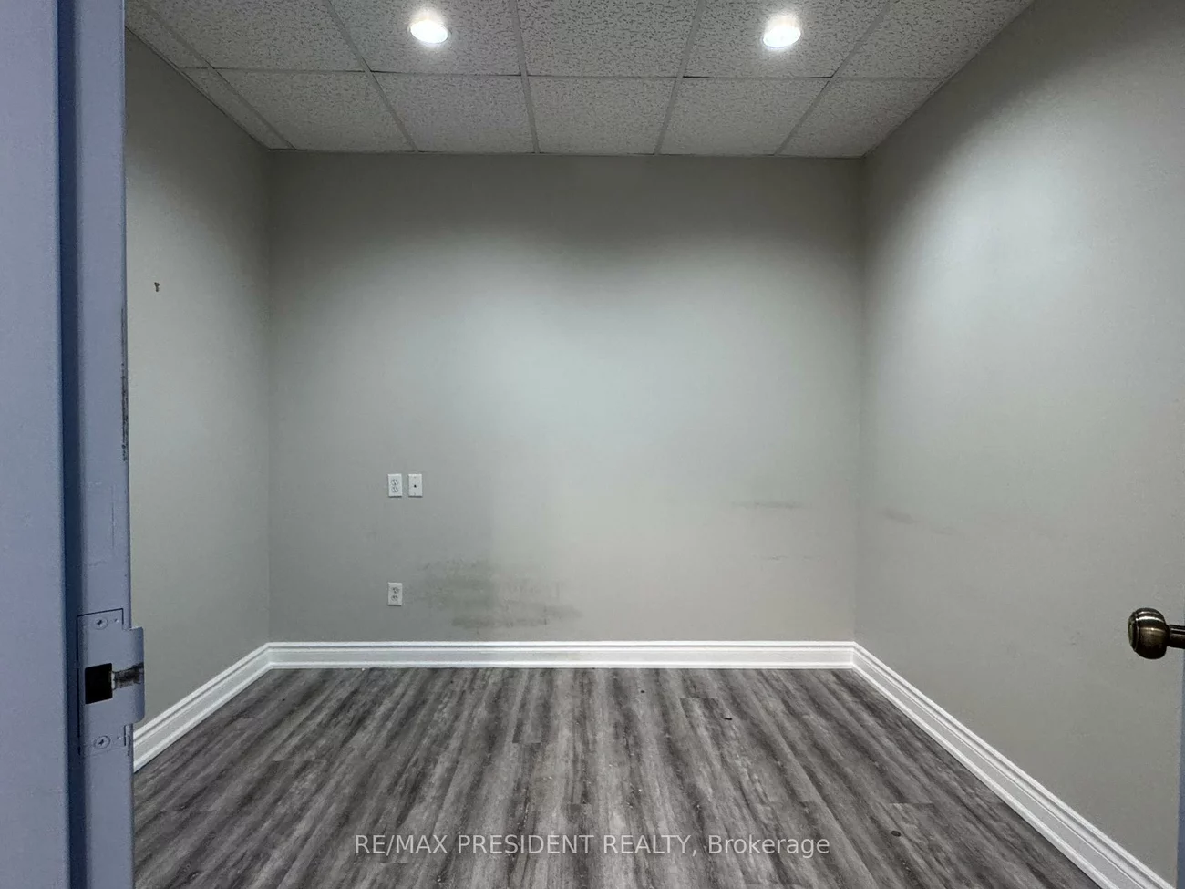 200, Davis, Central Newmarket, Newmarket