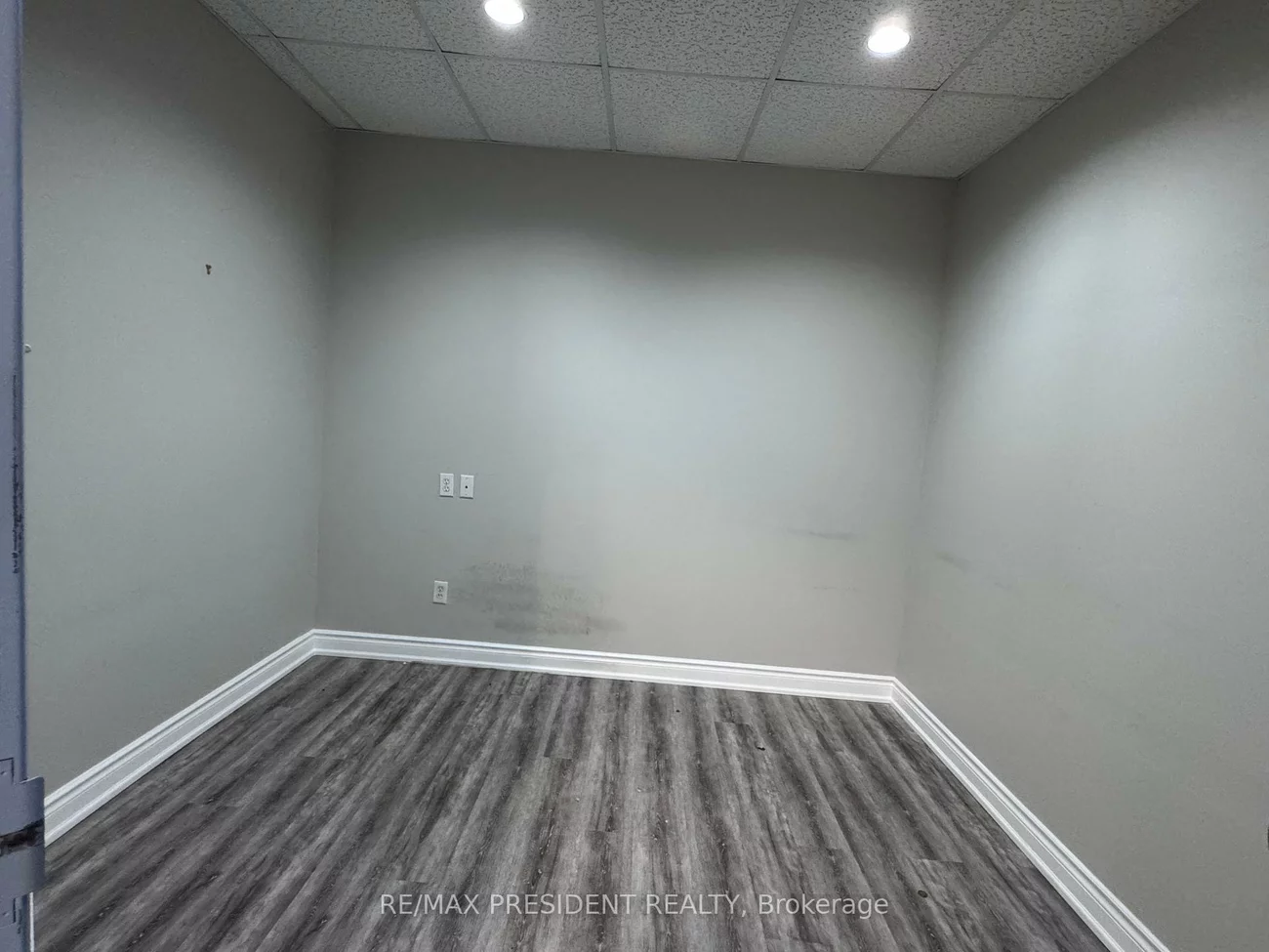 200, Davis, Central Newmarket, Newmarket