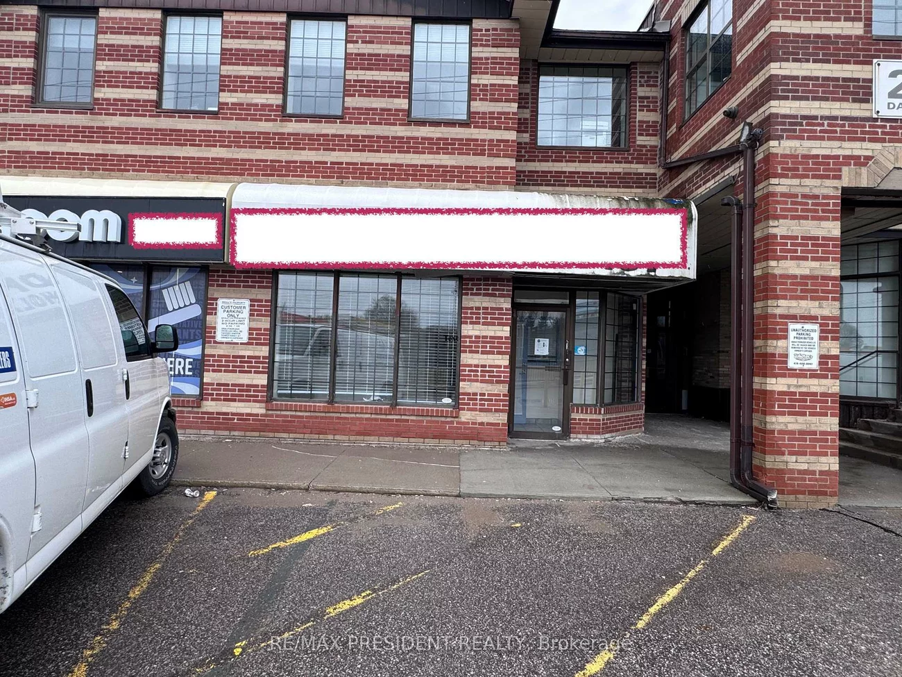200, Davis, Central Newmarket, Newmarket