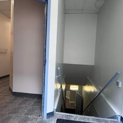 200, Davis, Central Newmarket, Newmarket