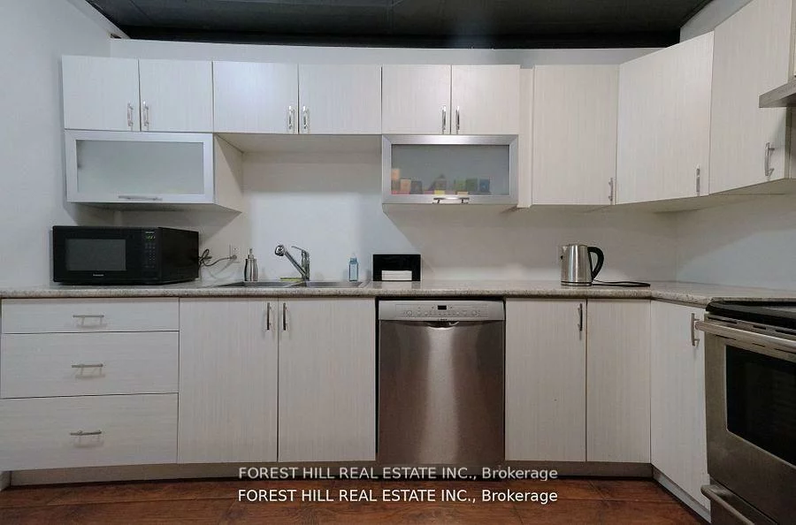 1211, Gorham, Gorham-College Manor, Newmarket