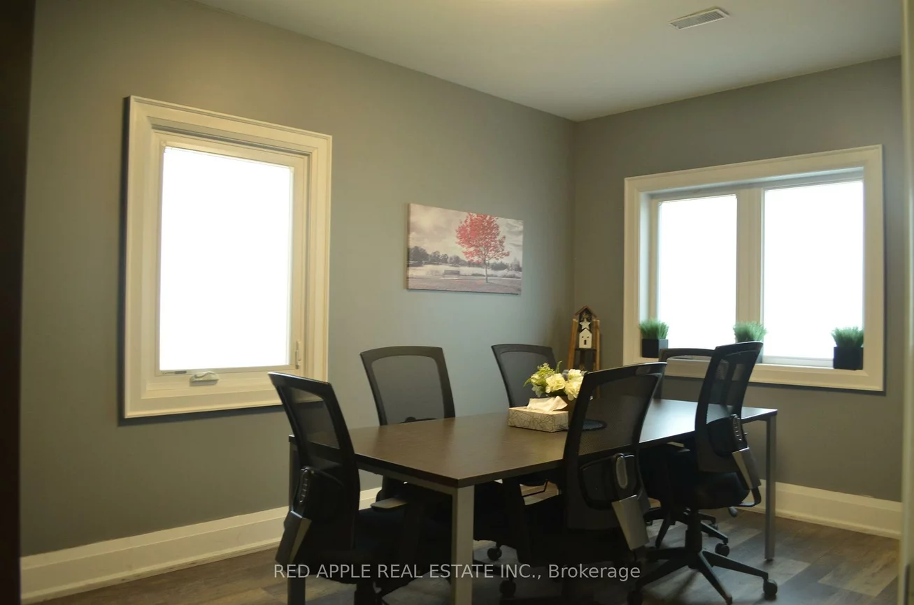 71, Main, Central Newmarket, Newmarket