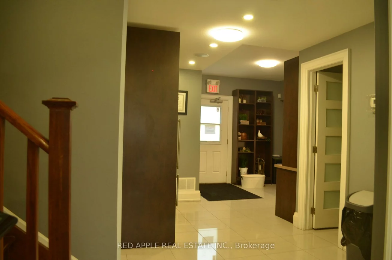 71, Main, Central Newmarket, Newmarket
