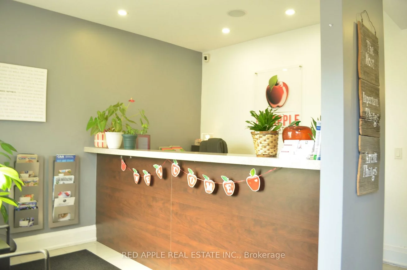 71, Main, Central Newmarket, Newmarket
