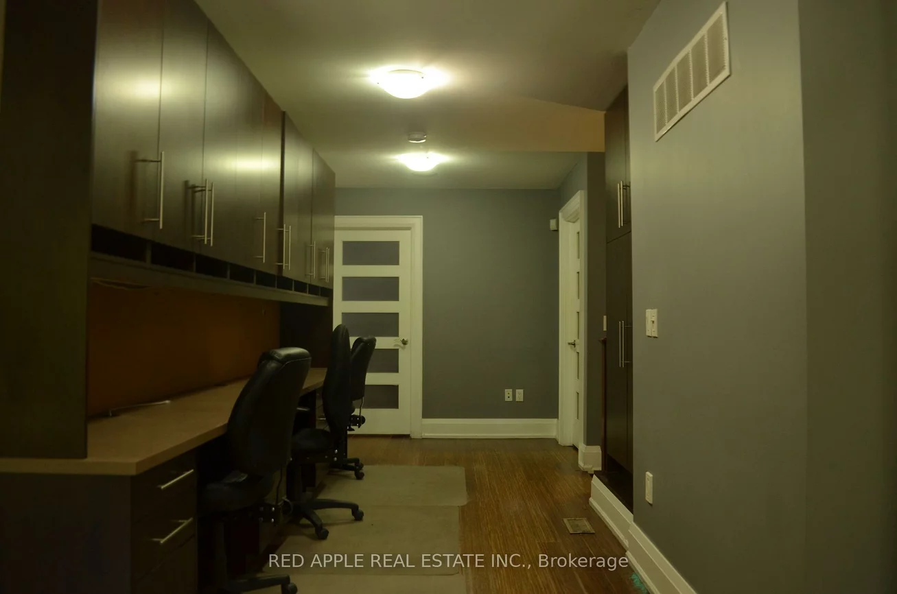 71, Main, Central Newmarket, Newmarket