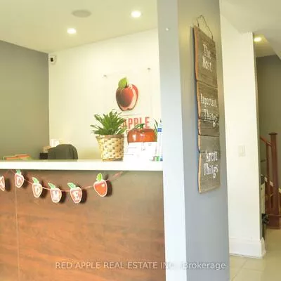 71, Main, Central Newmarket, Newmarket