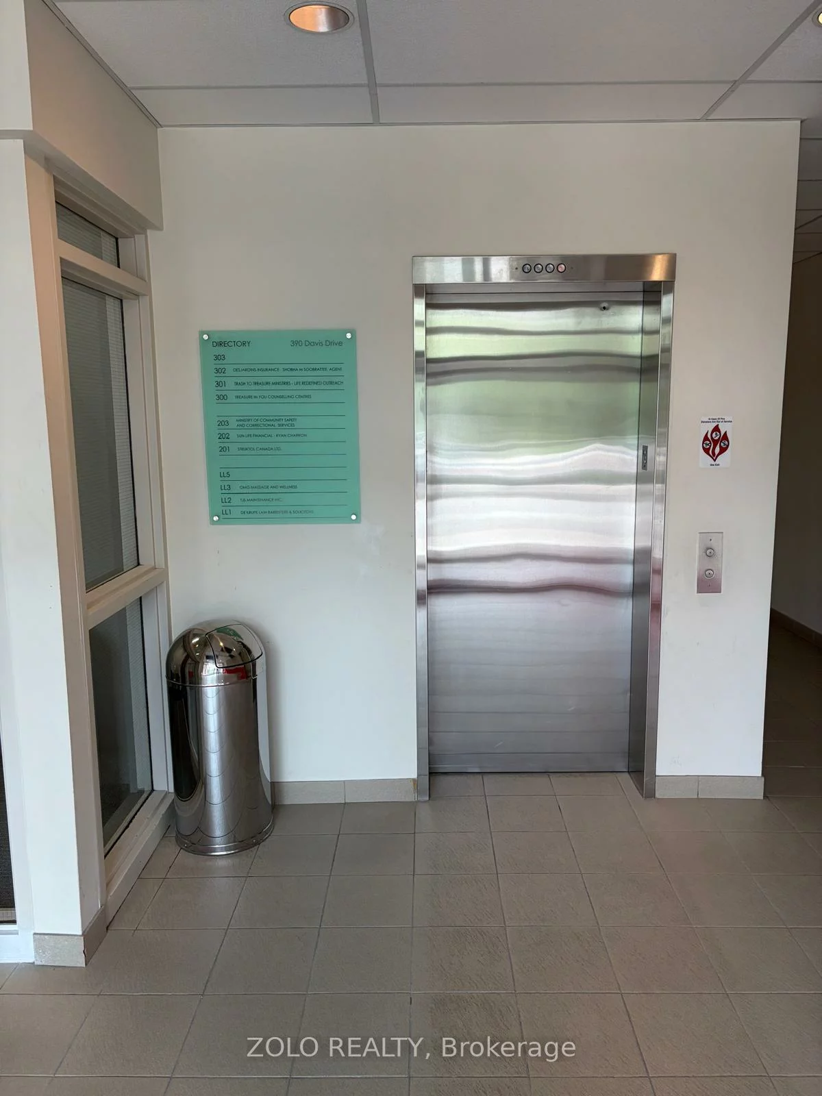 390, Davis, Central Newmarket, Newmarket