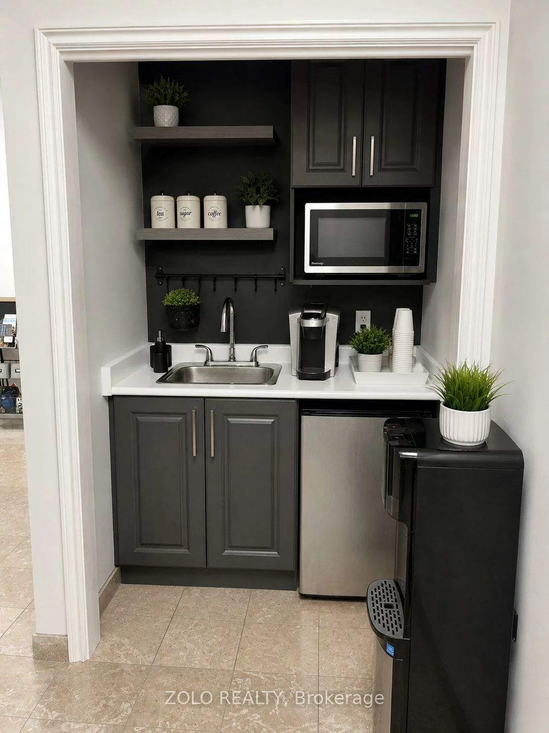 390, Davis, Central Newmarket, Newmarket