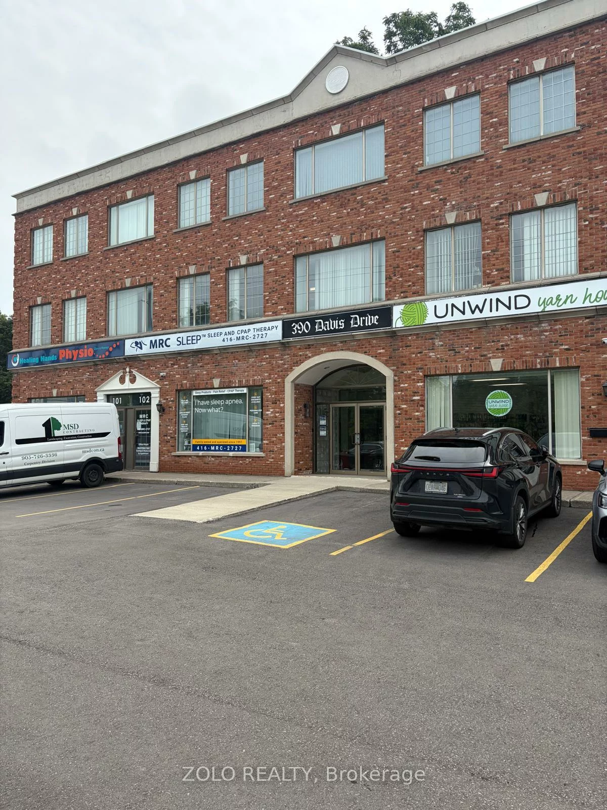 390, Davis, Central Newmarket, Newmarket