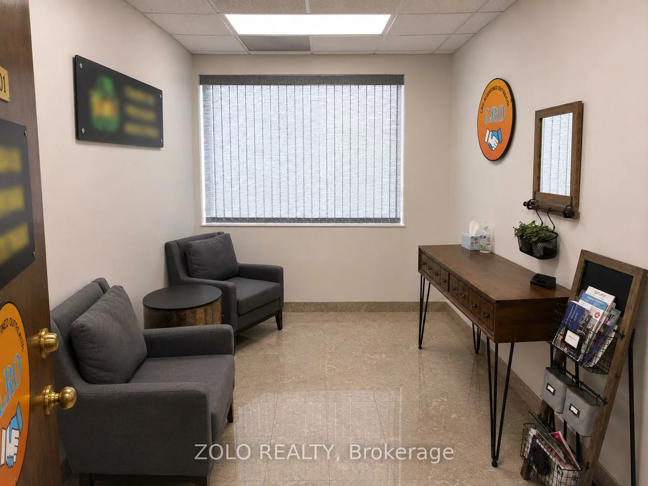 390, Davis, Central Newmarket, Newmarket