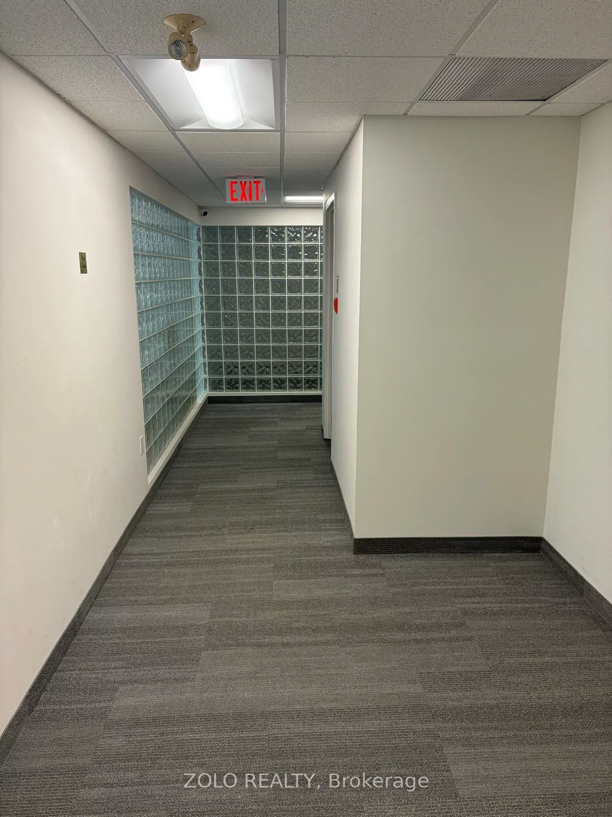 390, Davis, Central Newmarket, Newmarket