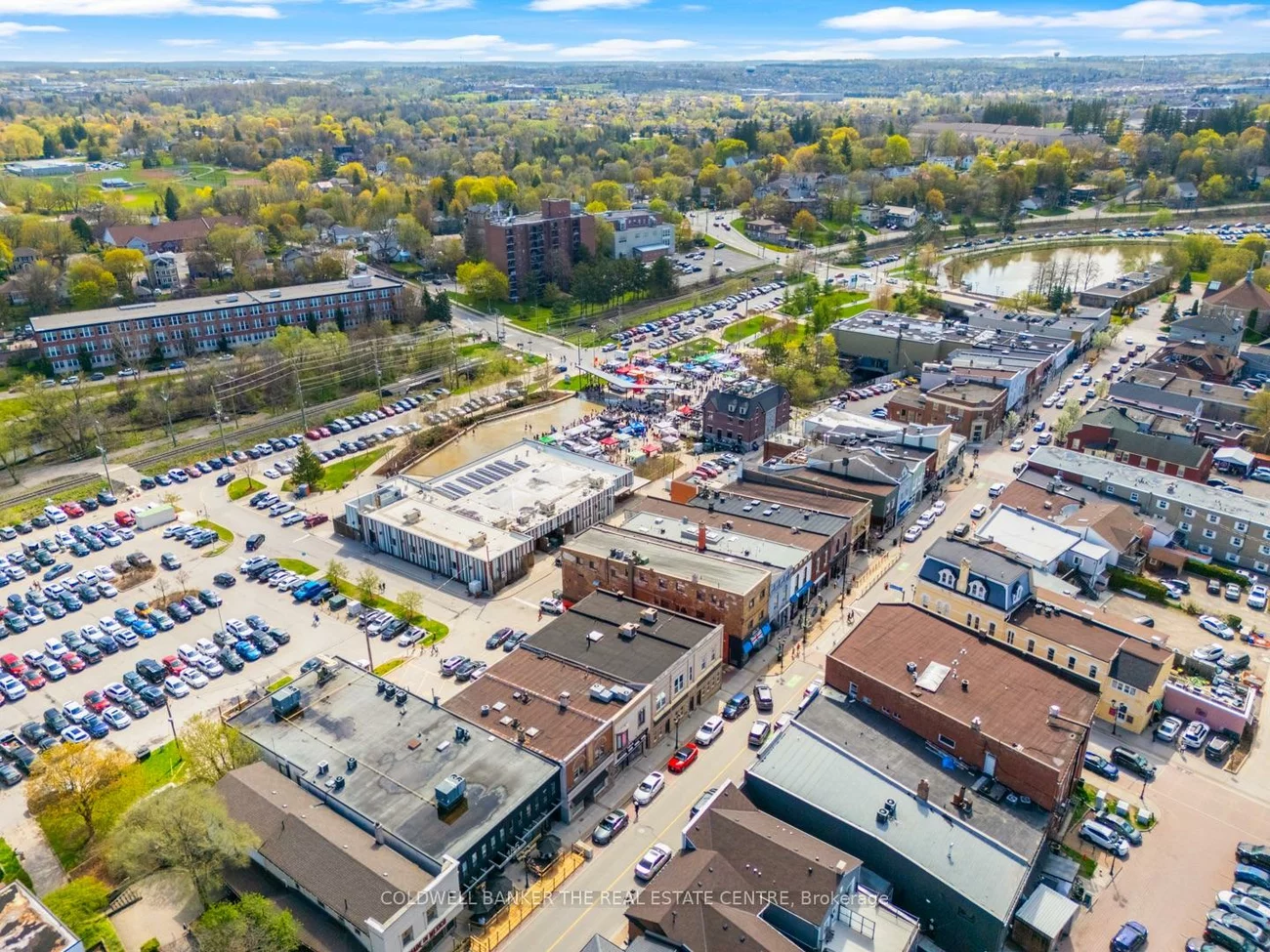 206, Cedar, Central Newmarket, Newmarket