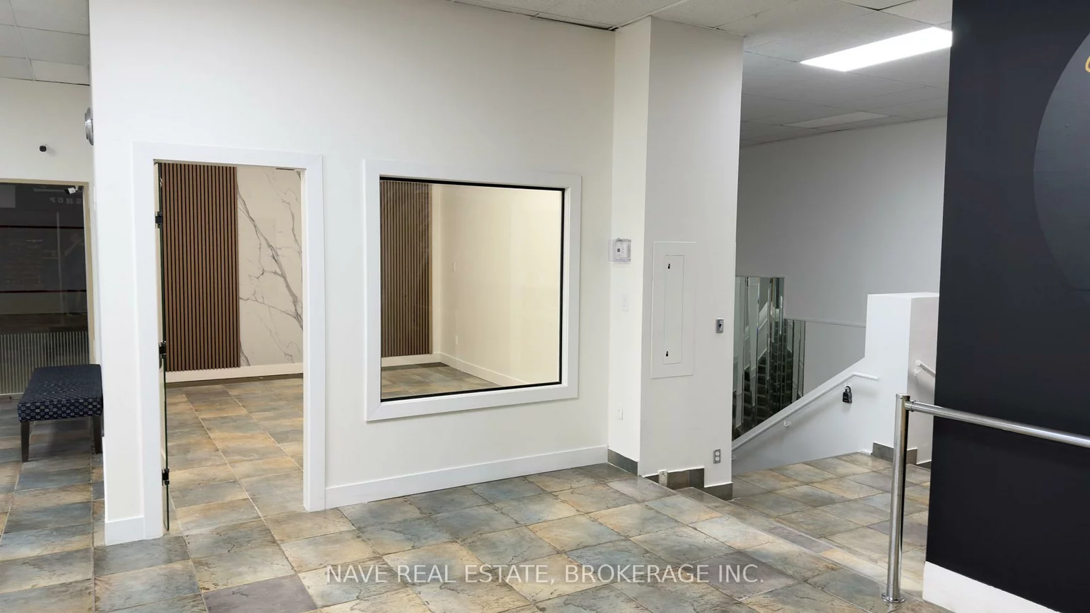 77-83, Davis, Bristol-London, Newmarket