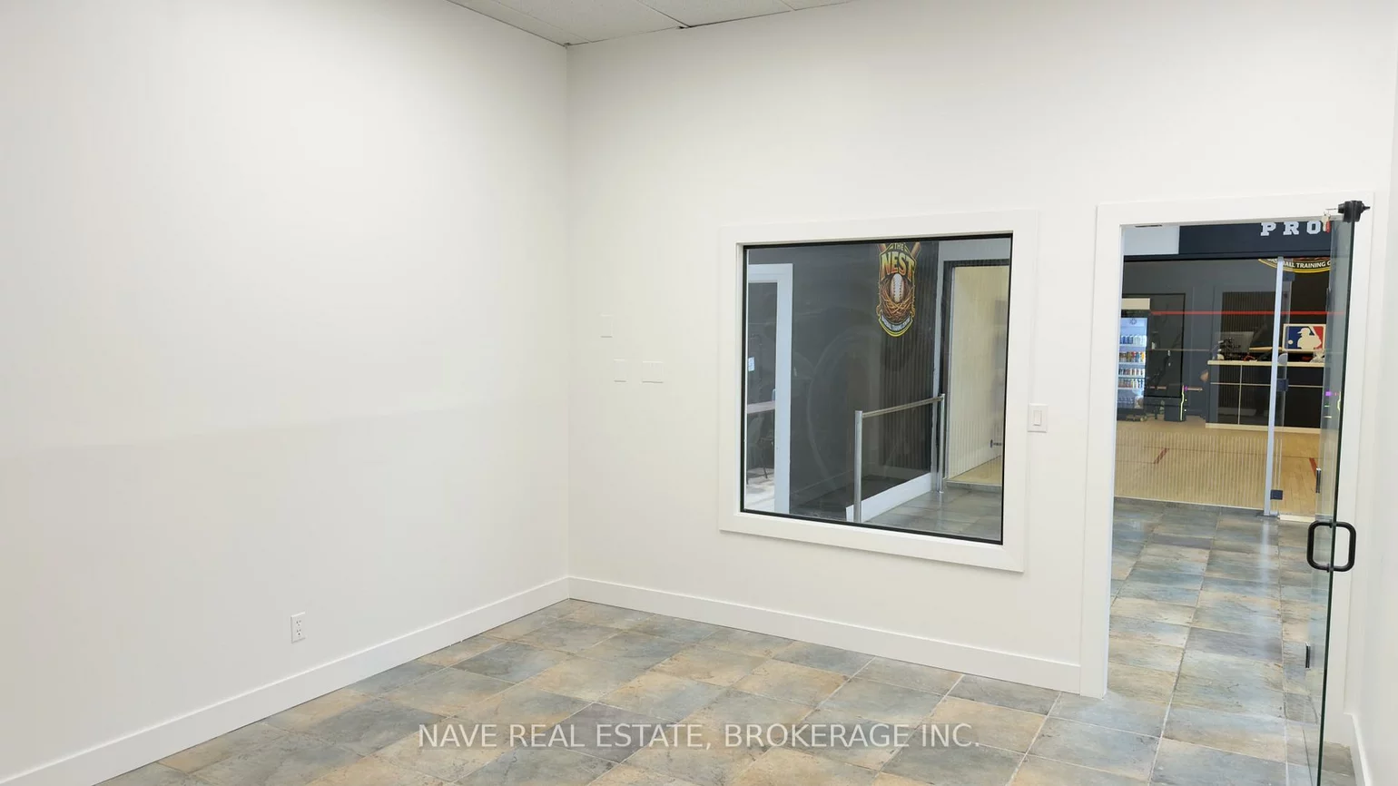 77-83, Davis, Bristol-London, Newmarket