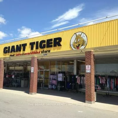 130, Davis, Central Newmarket, Newmarket