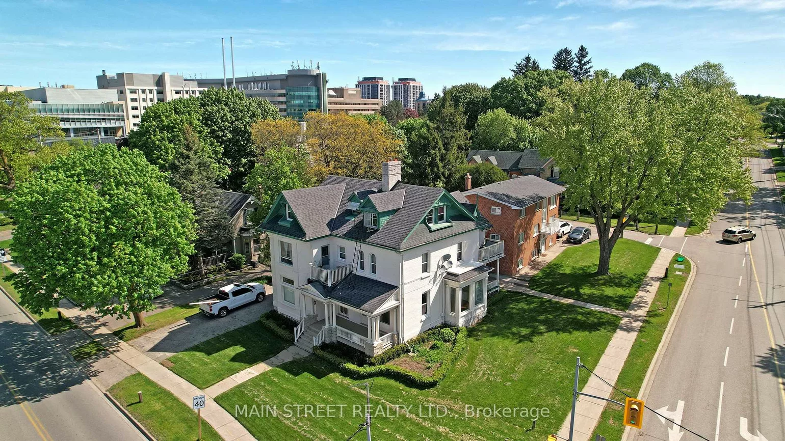 589, Queen, Gorham-College Manor, Newmarket