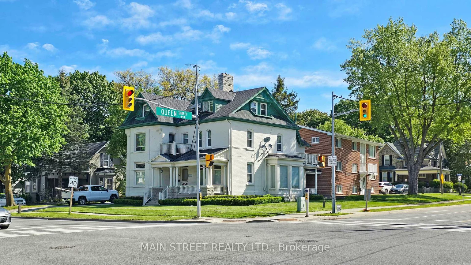 589, Queen, Gorham-College Manor, Newmarket