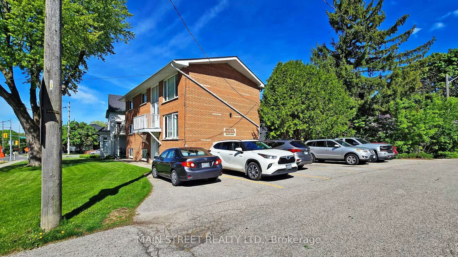 589, Queen, Gorham-College Manor, Newmarket