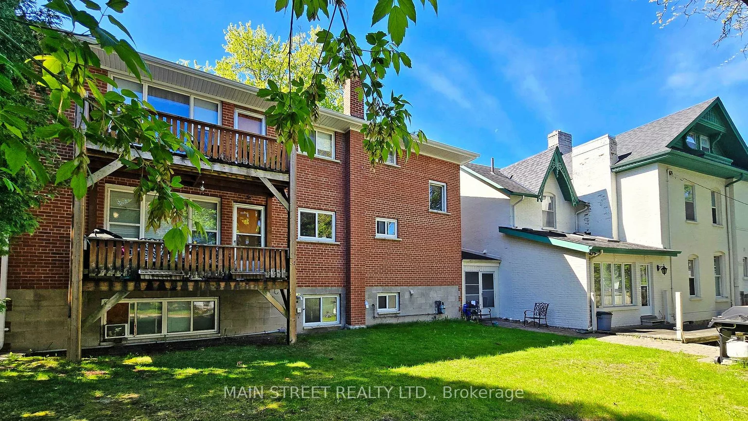 589, Queen, Gorham-College Manor, Newmarket