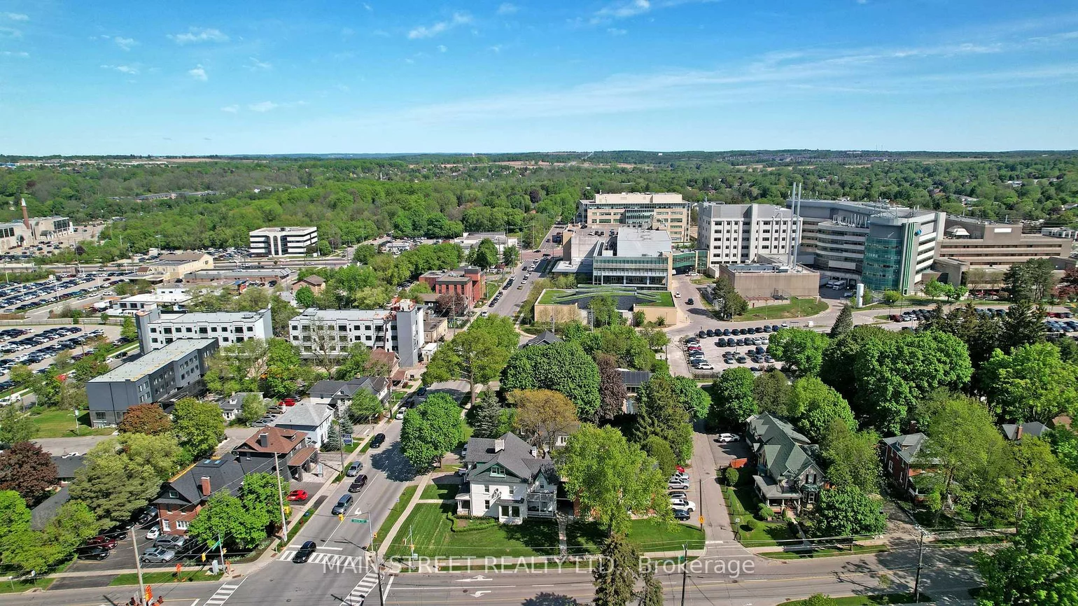 589, Queen, Gorham-College Manor, Newmarket