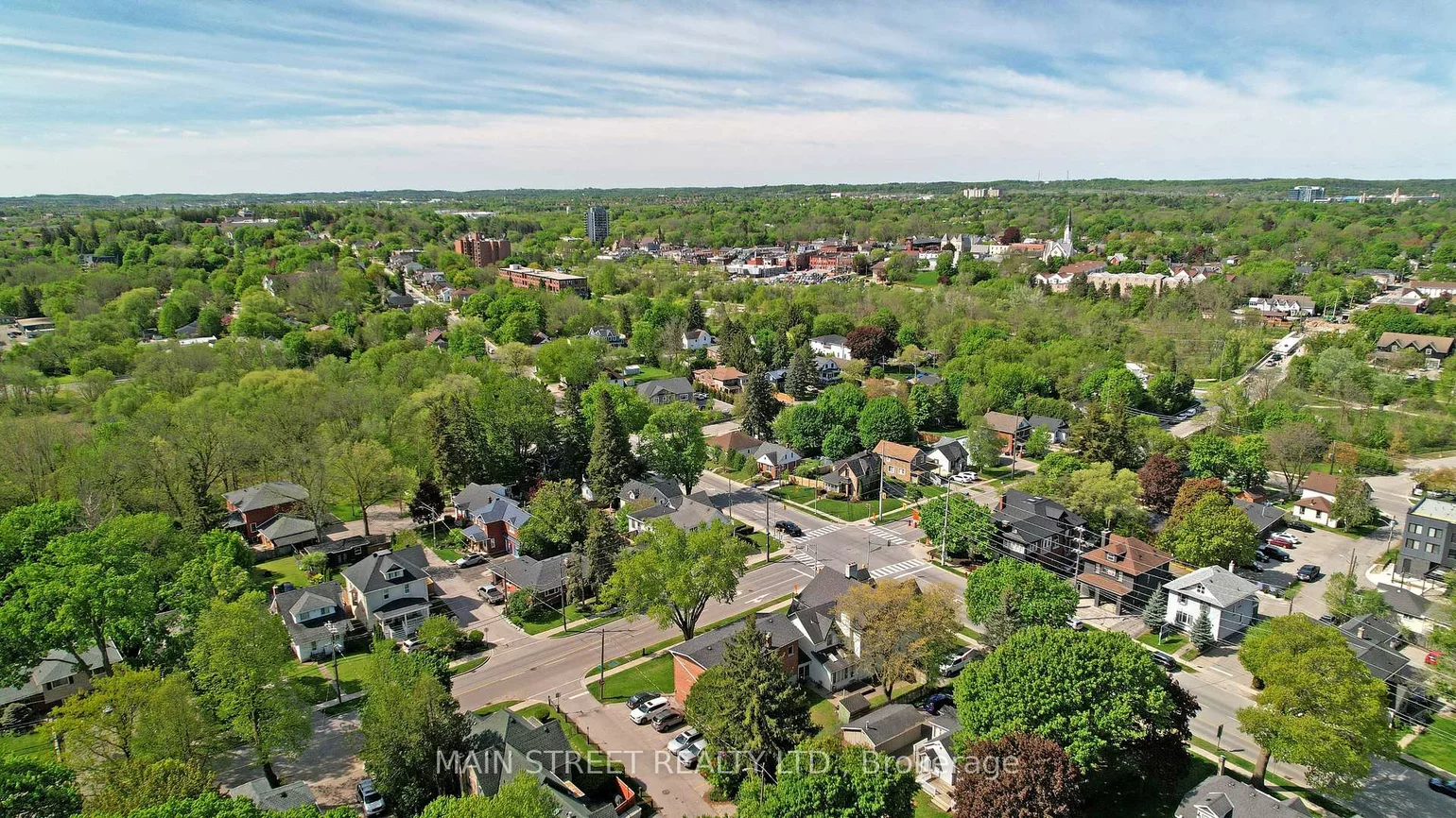589, Queen, Gorham-College Manor, Newmarket