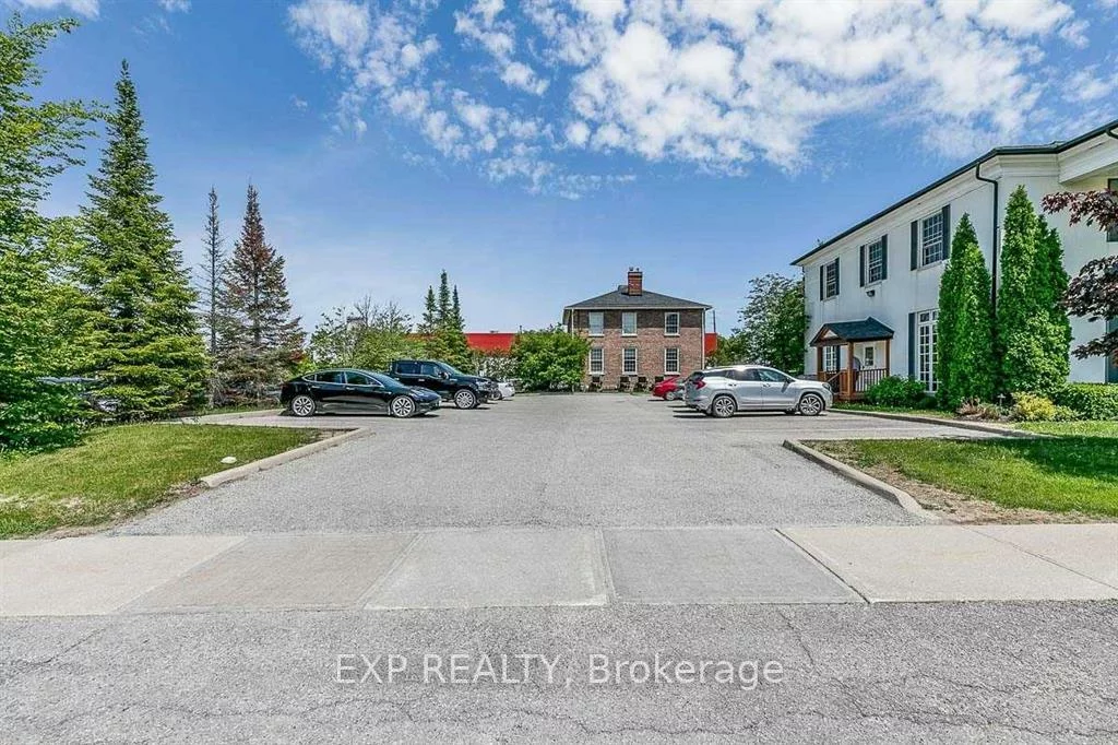 83, Dawson Manor, Woodland Hill, Newmarket
