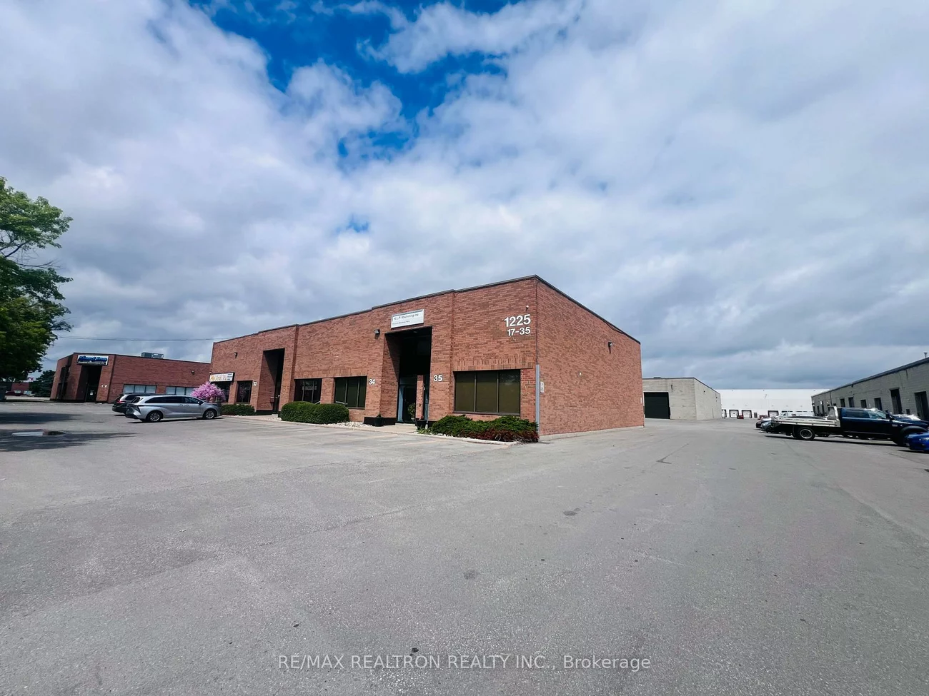 1225, Gorham, Newmarket Industrial Park, Newmarket