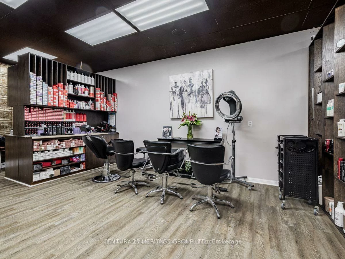 340, Eagle, Glenway Estates, Newmarket
