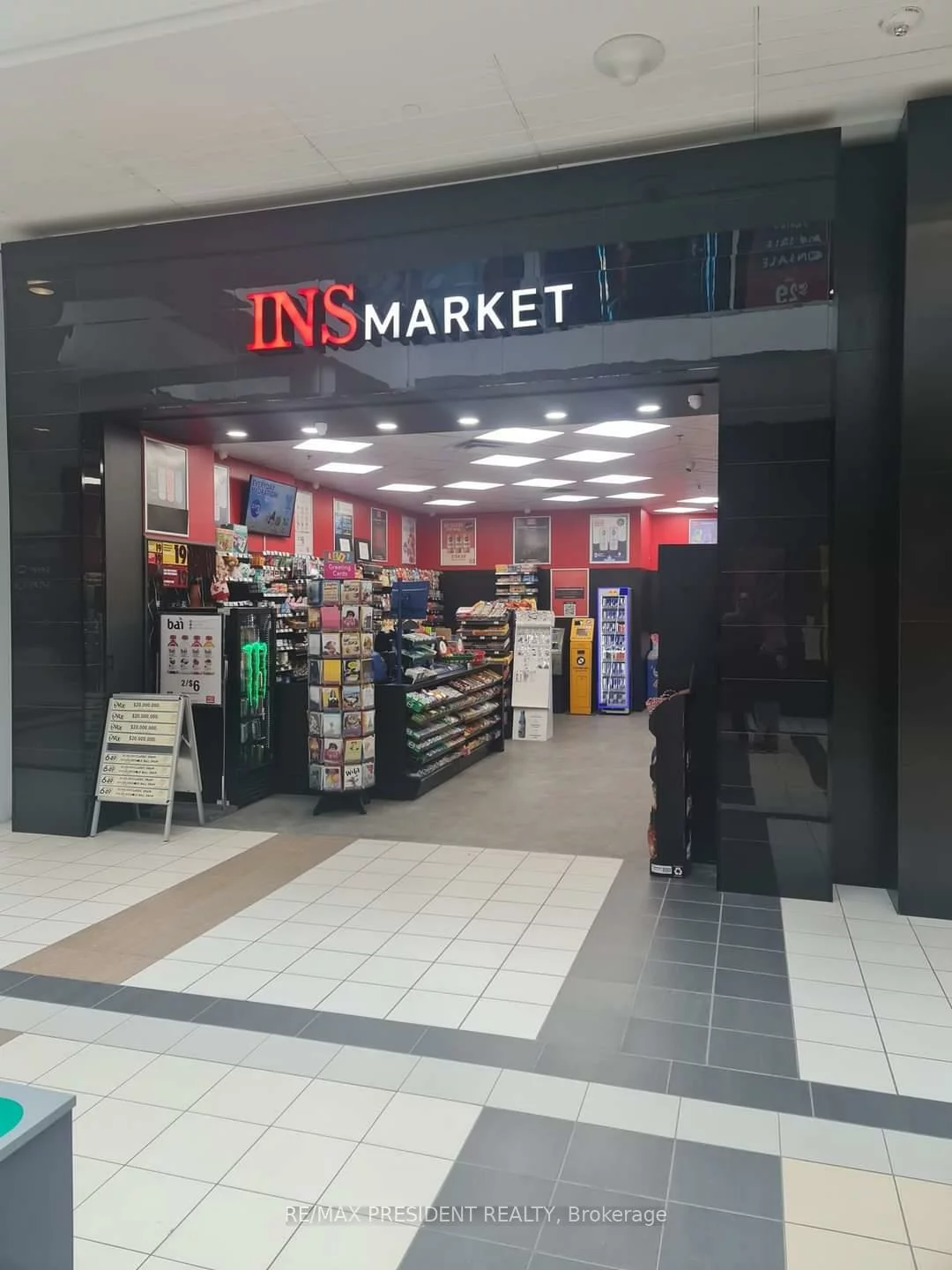 17600, Yonge, Woodland Hill, Newmarket