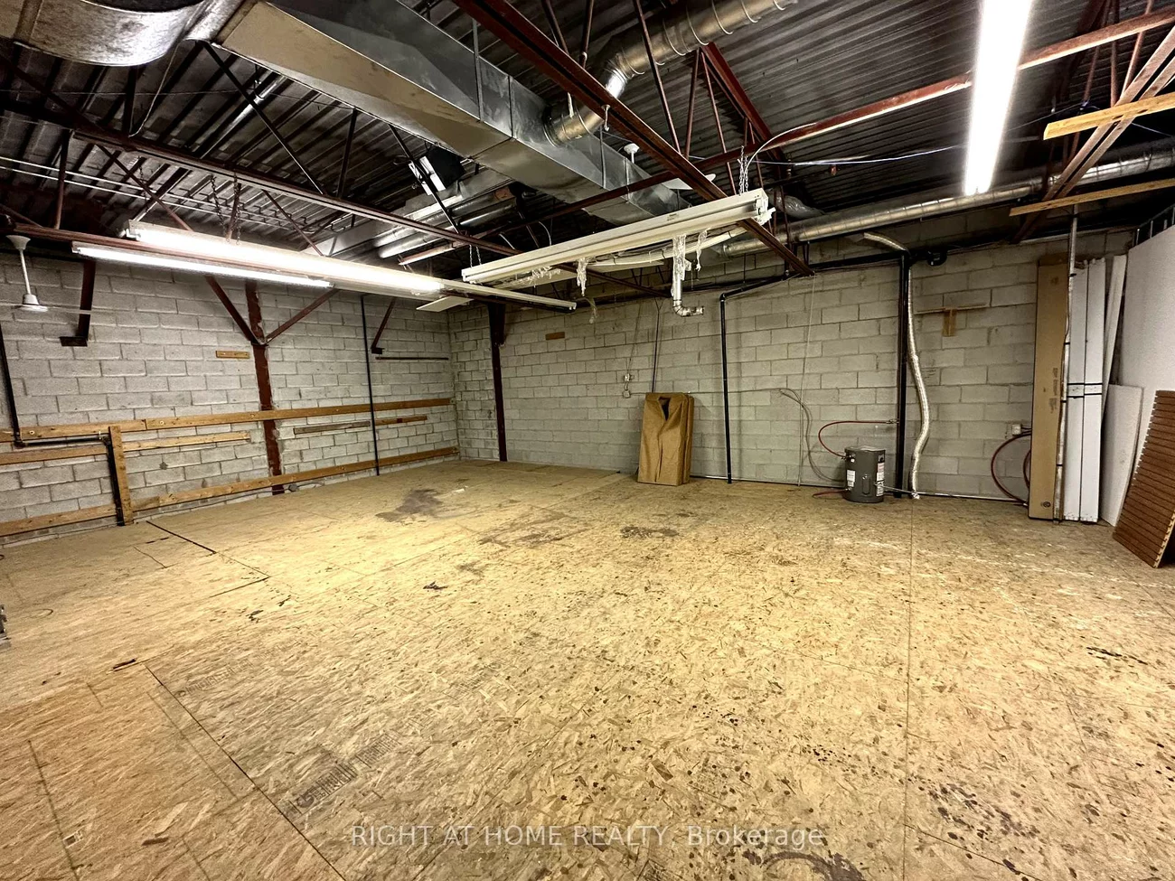 17075, Leslie, Newmarket Industrial Park, Newmarket