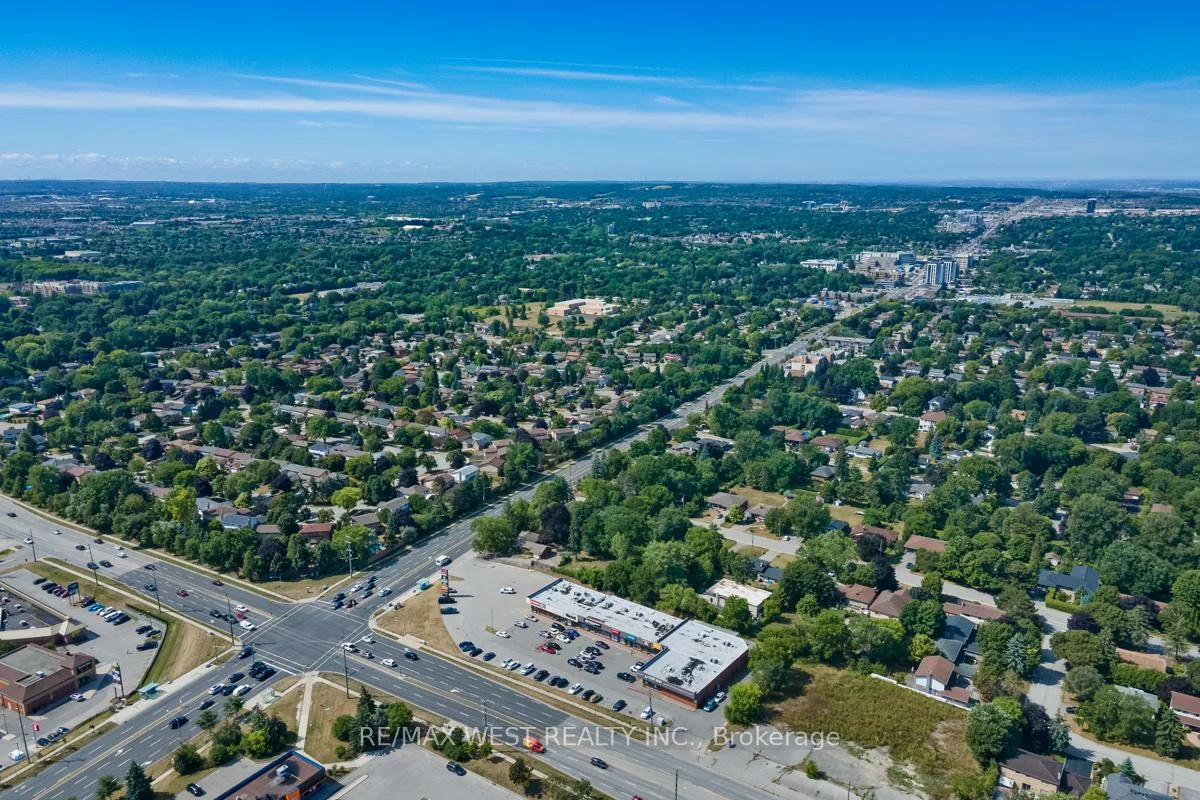 1065, Davis, Huron Heights-Leslie Valley, Newmarket