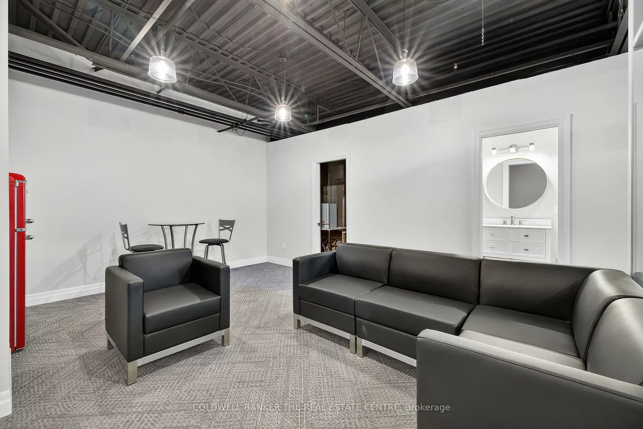 16945, Leslie, Newmarket Industrial Park, Newmarket