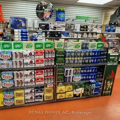 1111, Davis, Central Newmarket, Newmarket