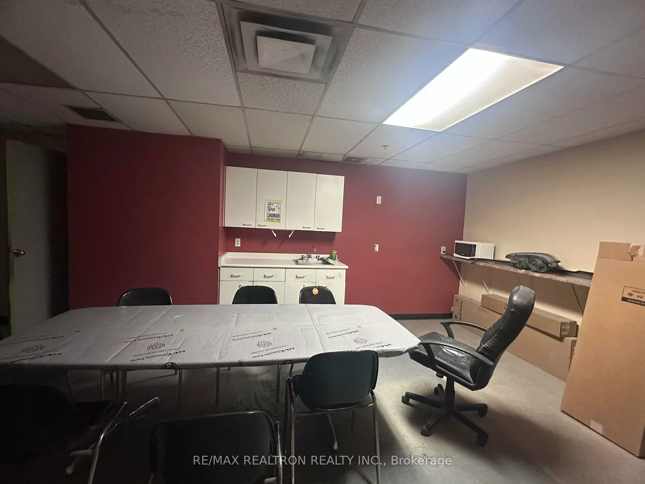 1208, Gorham, Newmarket Industrial Park, Newmarket
