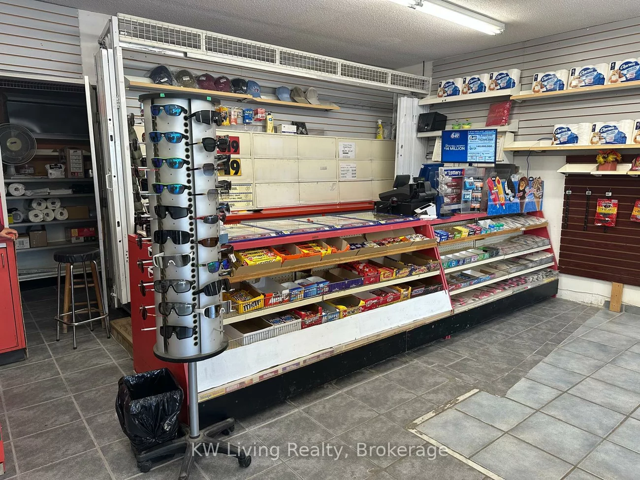 540, Davis, Central Newmarket, Newmarket