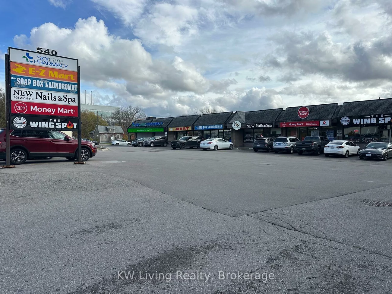 540, Davis, Central Newmarket, Newmarket