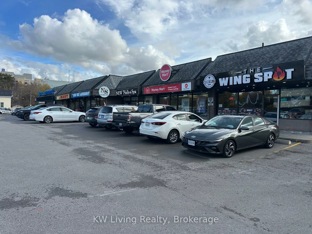 540, Davis, Central Newmarket, Newmarket