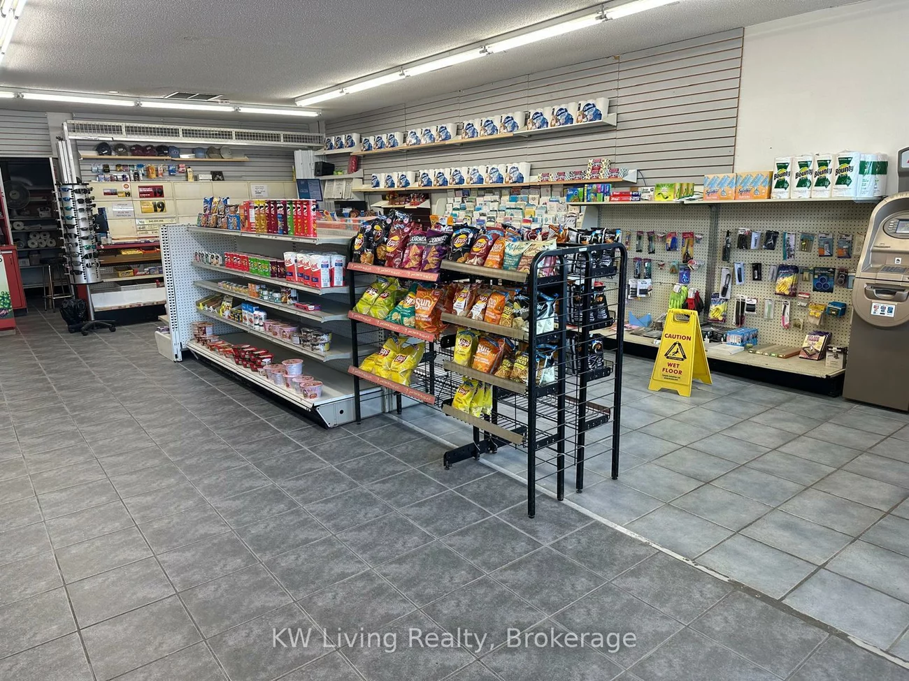 540, Davis, Central Newmarket, Newmarket