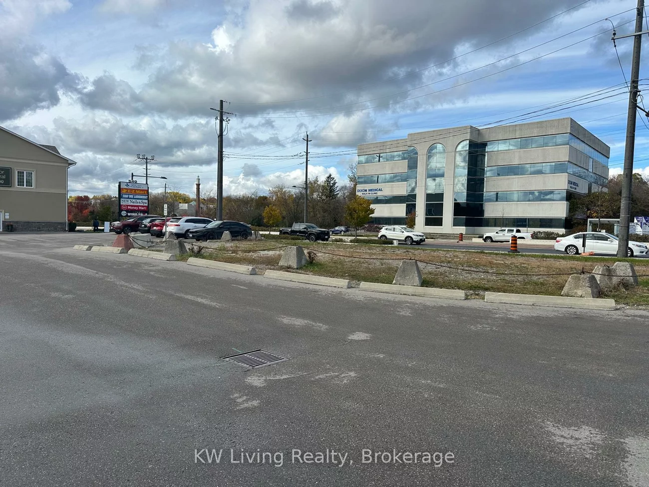 540, Davis, Central Newmarket, Newmarket