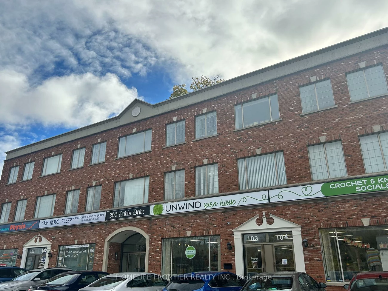 390, Davis, Central Newmarket, Newmarket