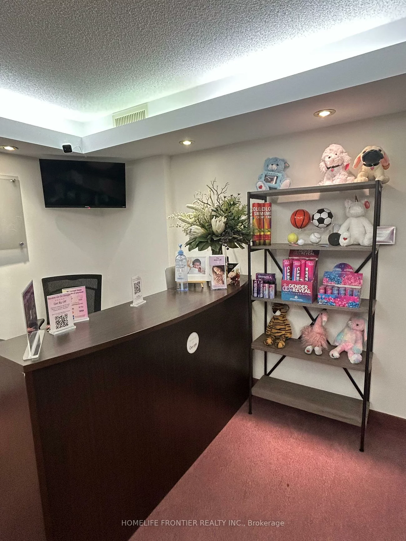 390, Davis, Central Newmarket, Newmarket