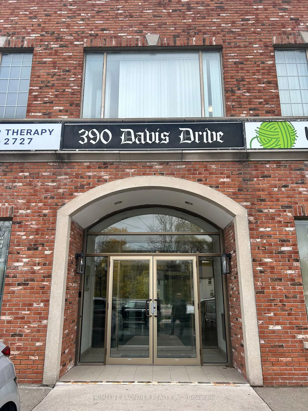 390, Davis, Central Newmarket, Newmarket
