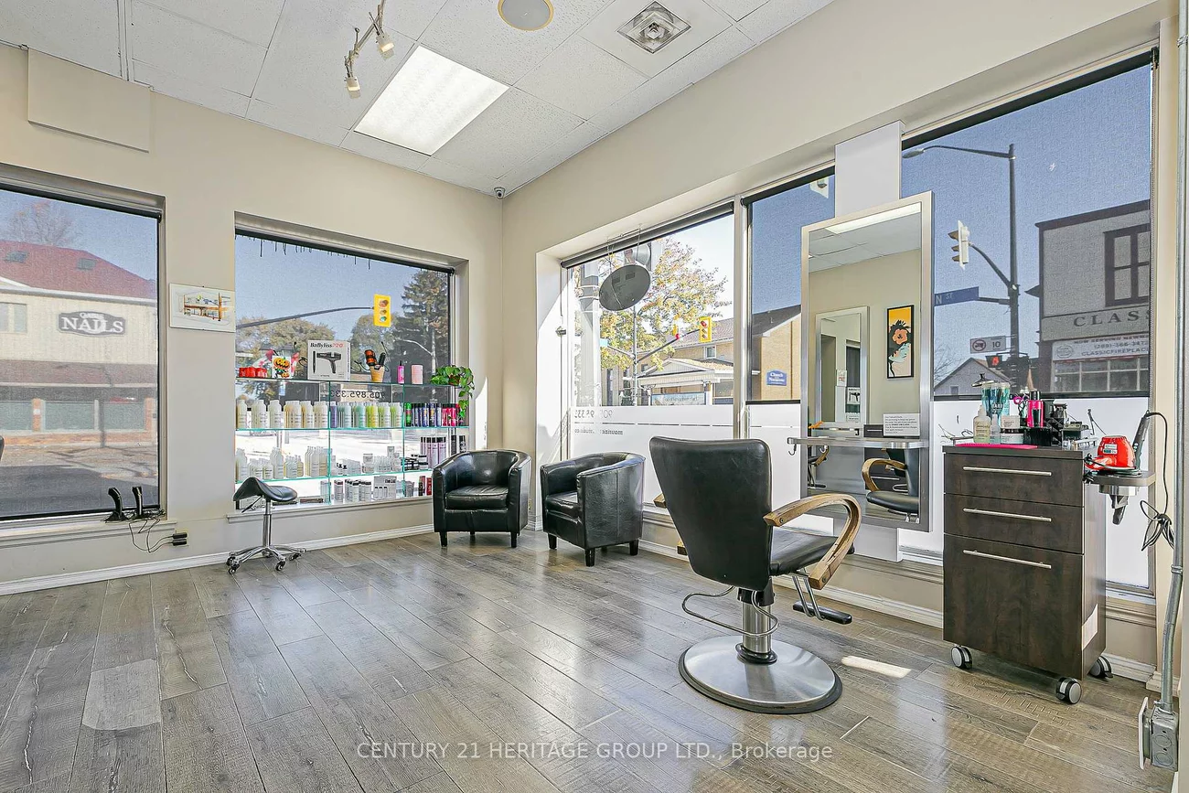 90, Main, Central Newmarket, Newmarket