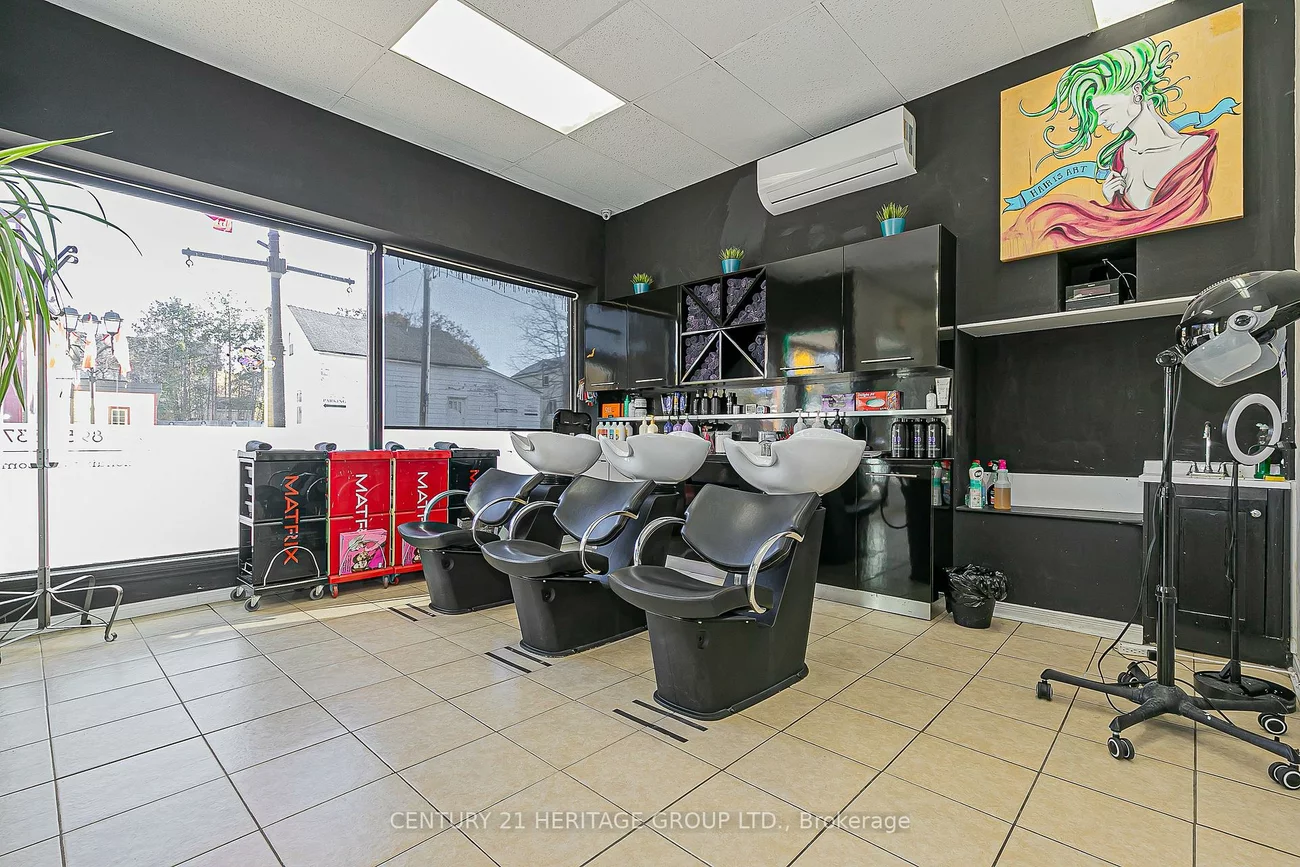 90, Main, Central Newmarket, Newmarket