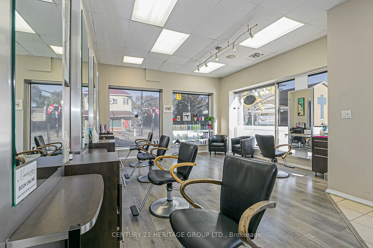 90, Main, Central Newmarket, Newmarket