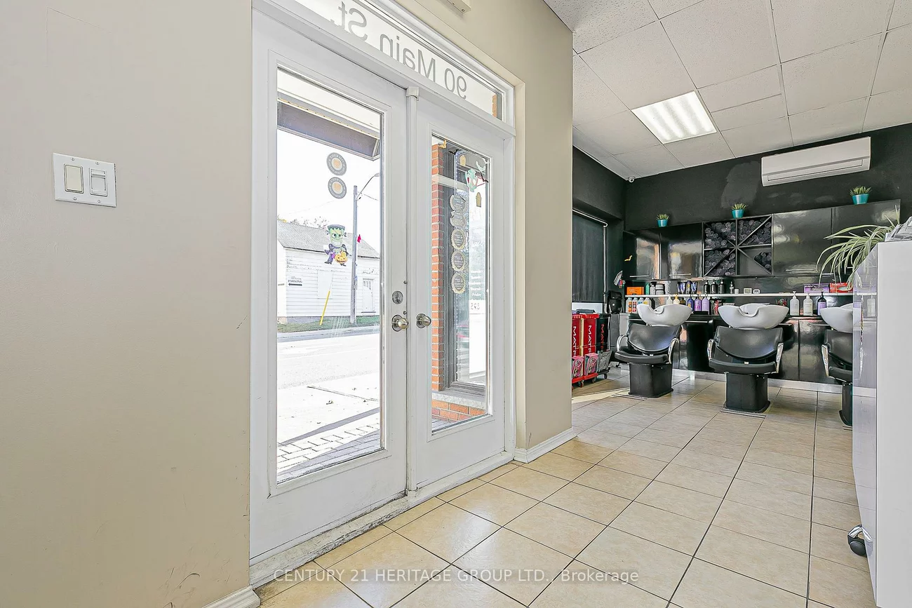 90, Main, Central Newmarket, Newmarket