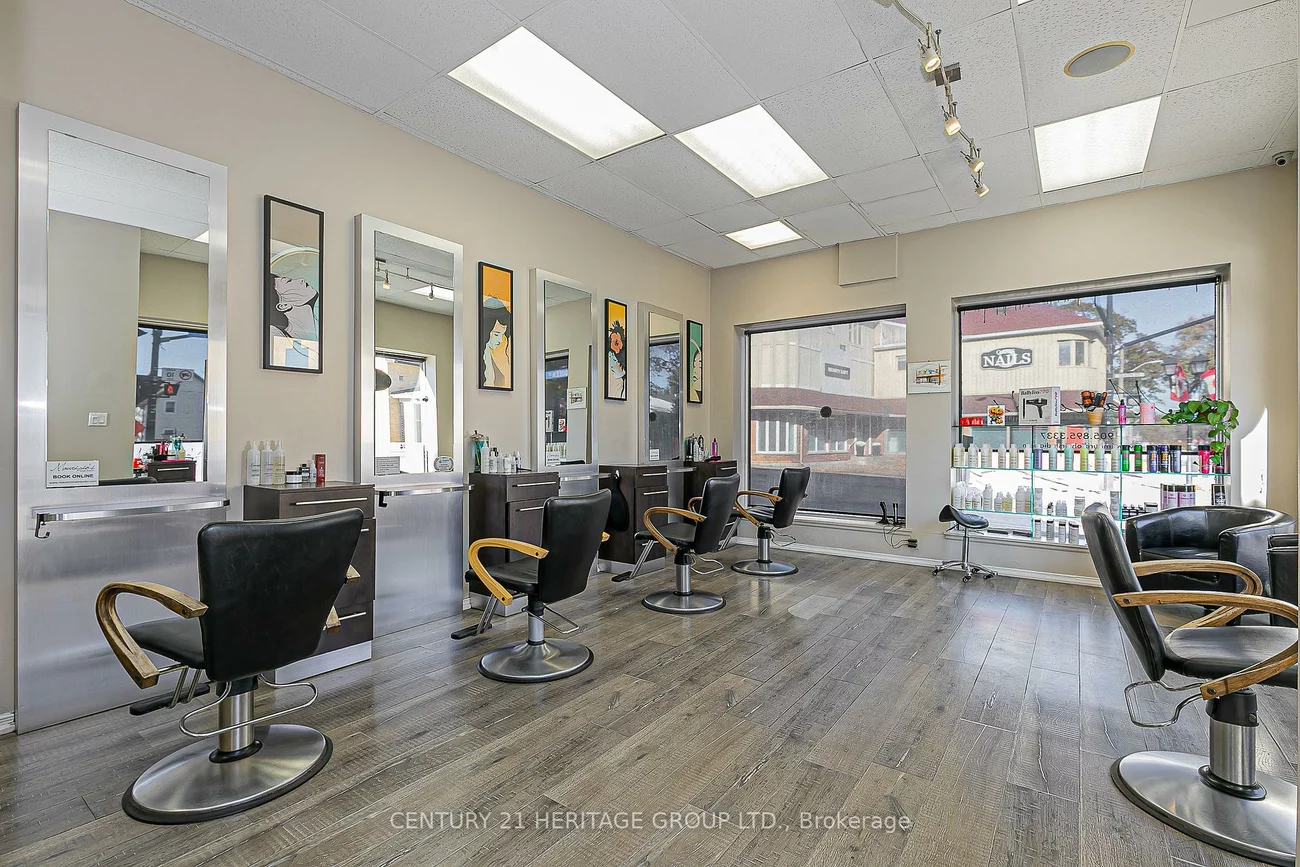 90, Main, Central Newmarket, Newmarket